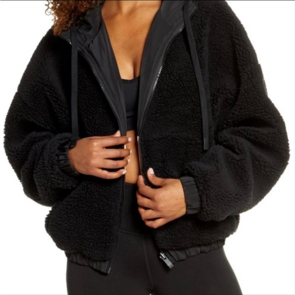 Alo Yoga Duality Reversible Sherpa Jacket - Picture 2 of 16